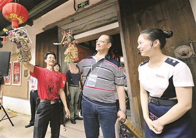 金砖各国来宾参观漳州非遗展 点赞魅力传统文化