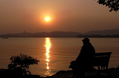 夕阳下独处